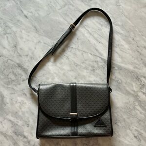 Vintage Liz Claiborne Triangle Crossbody Shoulder Purse